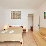Hansal Apartman *