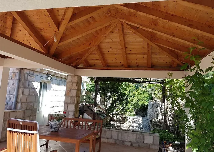 Hansal Apartment Saplunara